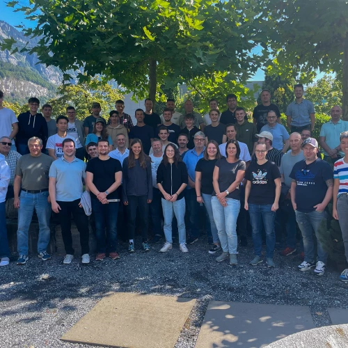 Teamspirit bei Keller Züberwangen! 👷‍♀️

Unser Teamausflug führte uns zunächst zu spannenden Besichtigungen der Flumroc AG, wo wir beeindruckende Einblicke in die Produktion von Steinwolle...