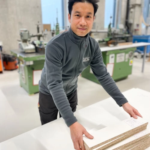 Team-News bei Keller Züberwangen! 🎉📢
Seit Anfang Jahr haben wir zwei neue Kollegen an Bord: Chalermvut Prasert verstärkt unser Team in der Möbelfertigung, und Stefan Hinder bringt seine Expertise...