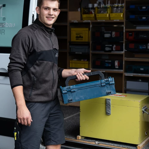 Perfekte Schreinermontage 🔨
Suchen Sie nach massgeschneiderten Lösungen für Ihre Möbel oder Innenräume? Wir stellen Ihre Wünsche und Bedürfnisse in den Mittelpunkt, fertigen Ihre Möbel in unserer...