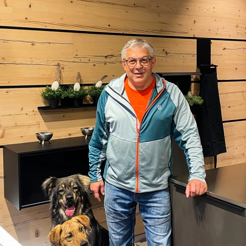 Jubiläum bei Keller Züberwangen 🪵 🎉

Wenn jemand bei uns alle(s) im Griff hat, dann er: 
Georg Seiz – seit 25 Jahren ein echtes Herzstück unseres Betriebs.

👷‍♂️ Ausbildner fürs...