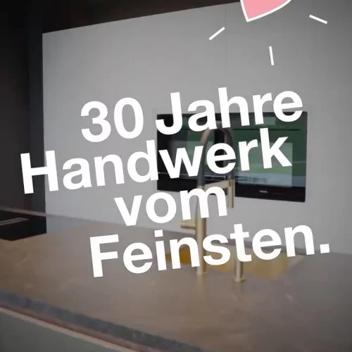 Aufmachen ausdrücklich erlaubt. 😉

In unserem Showroom darf nicht nur geschaut, sondern auch geöffnet, ausprobiert und entdeckt werden. Denn bei Küchen und Möbeln zählt nicht nur, wie sie aussehen...
